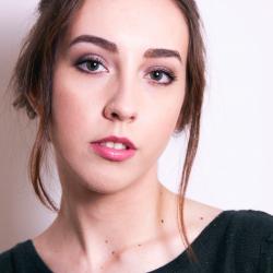 JULIA VICIANO